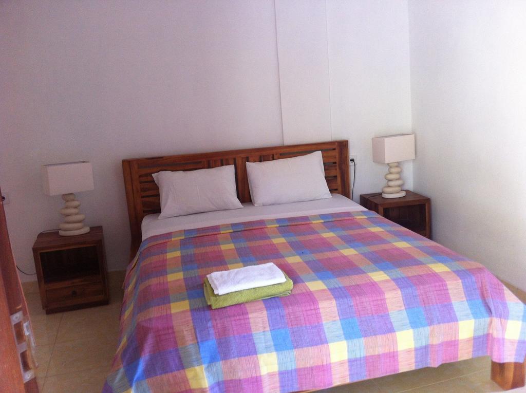 Amed Sari Beach Guesthouse Esterno foto