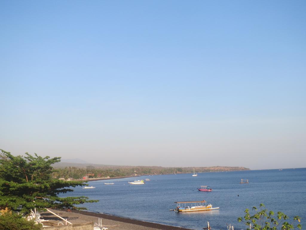 Amed Sari Beach Guesthouse Esterno foto