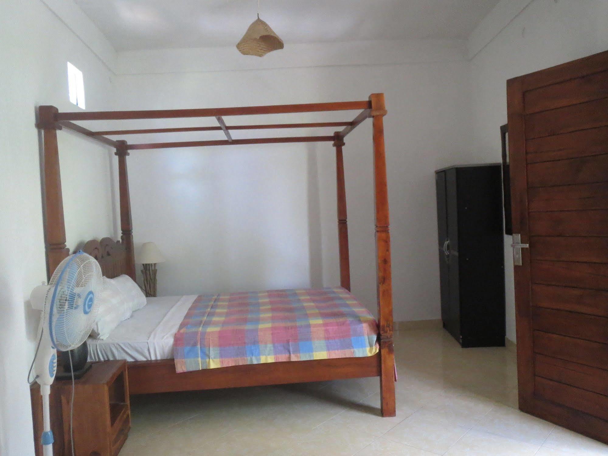 Amed Sari Beach Guesthouse Esterno foto