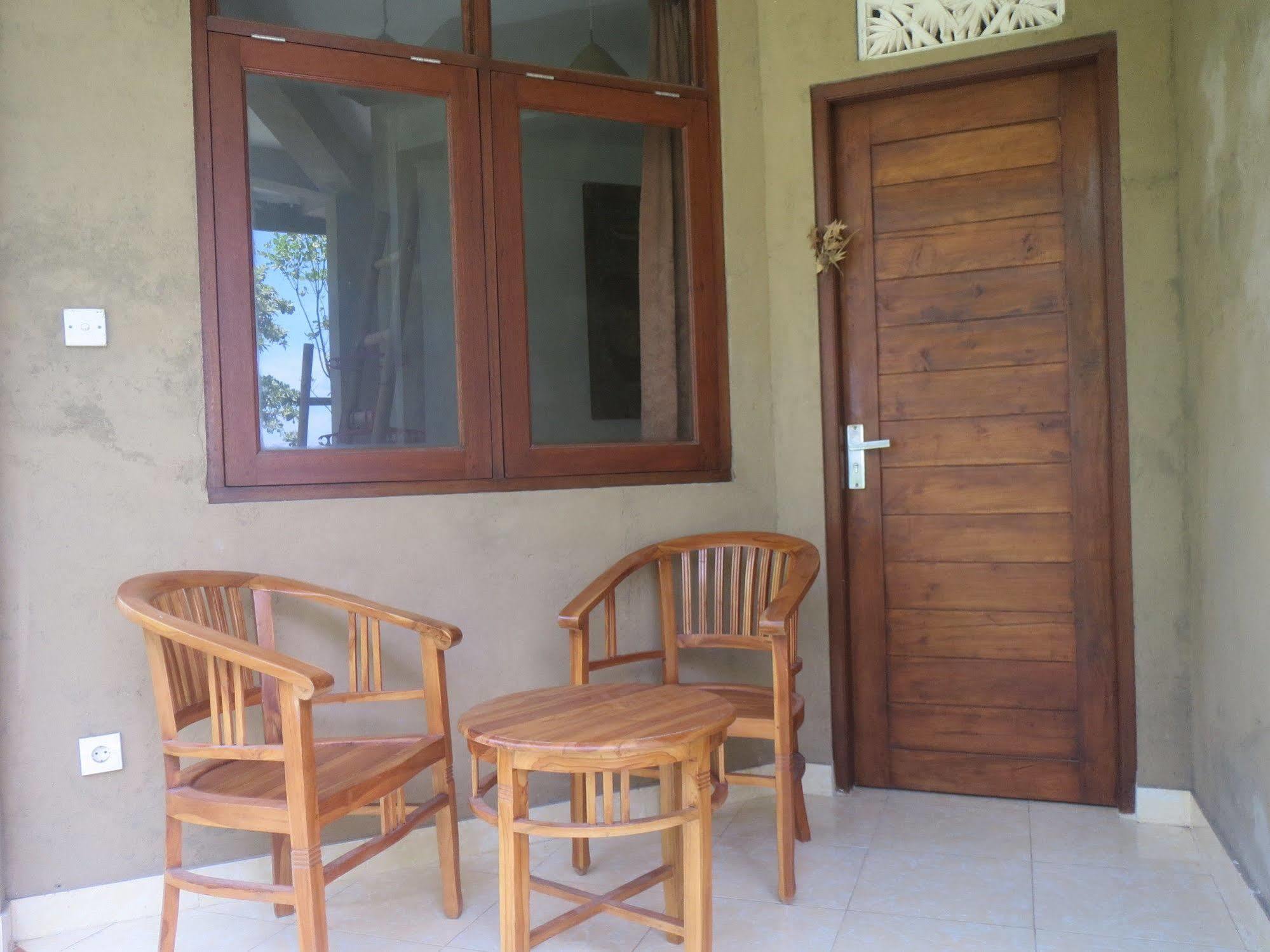 Amed Sari Beach Guesthouse Esterno foto