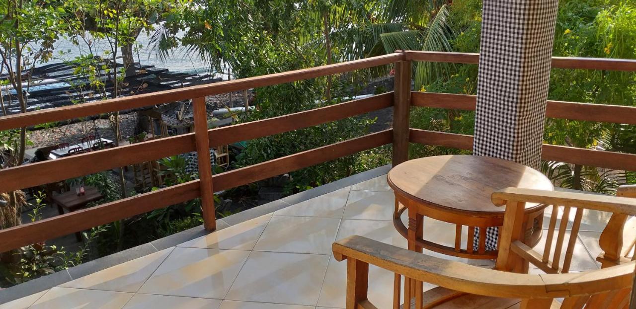 Amed Sari Beach Guesthouse Esterno foto