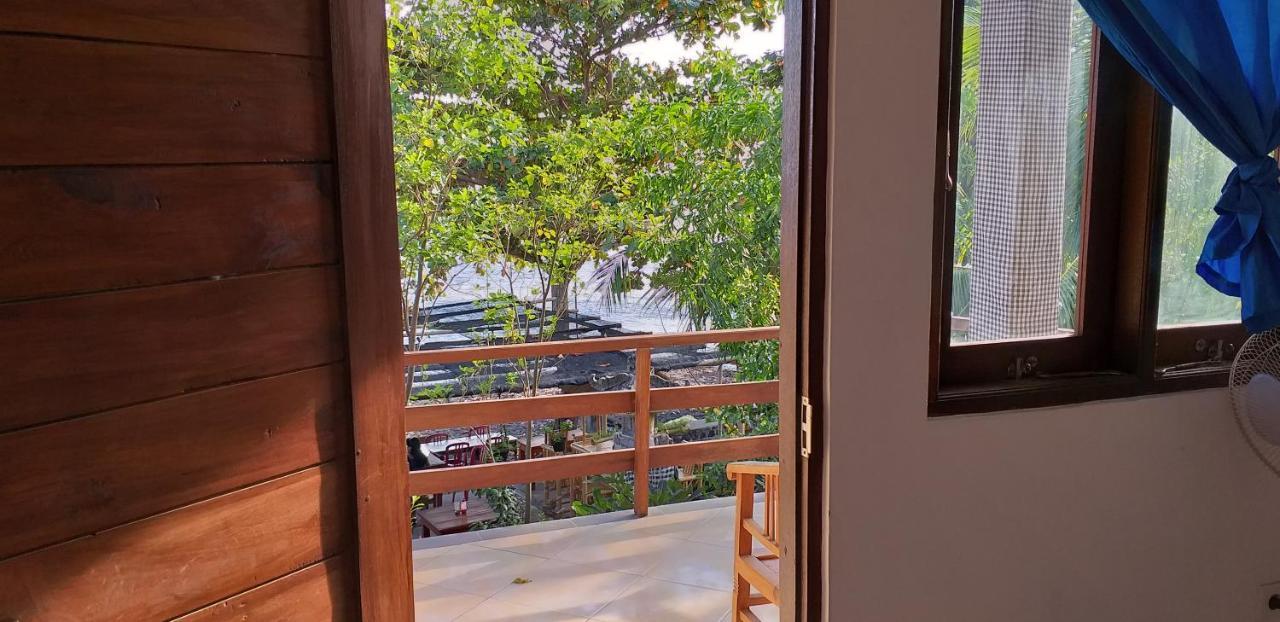 Amed Sari Beach Guesthouse Esterno foto