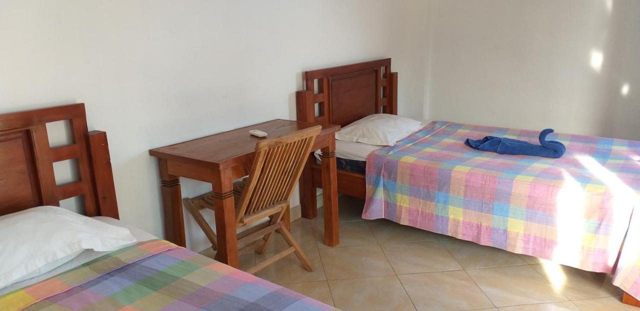 Amed Sari Beach Guesthouse Esterno foto